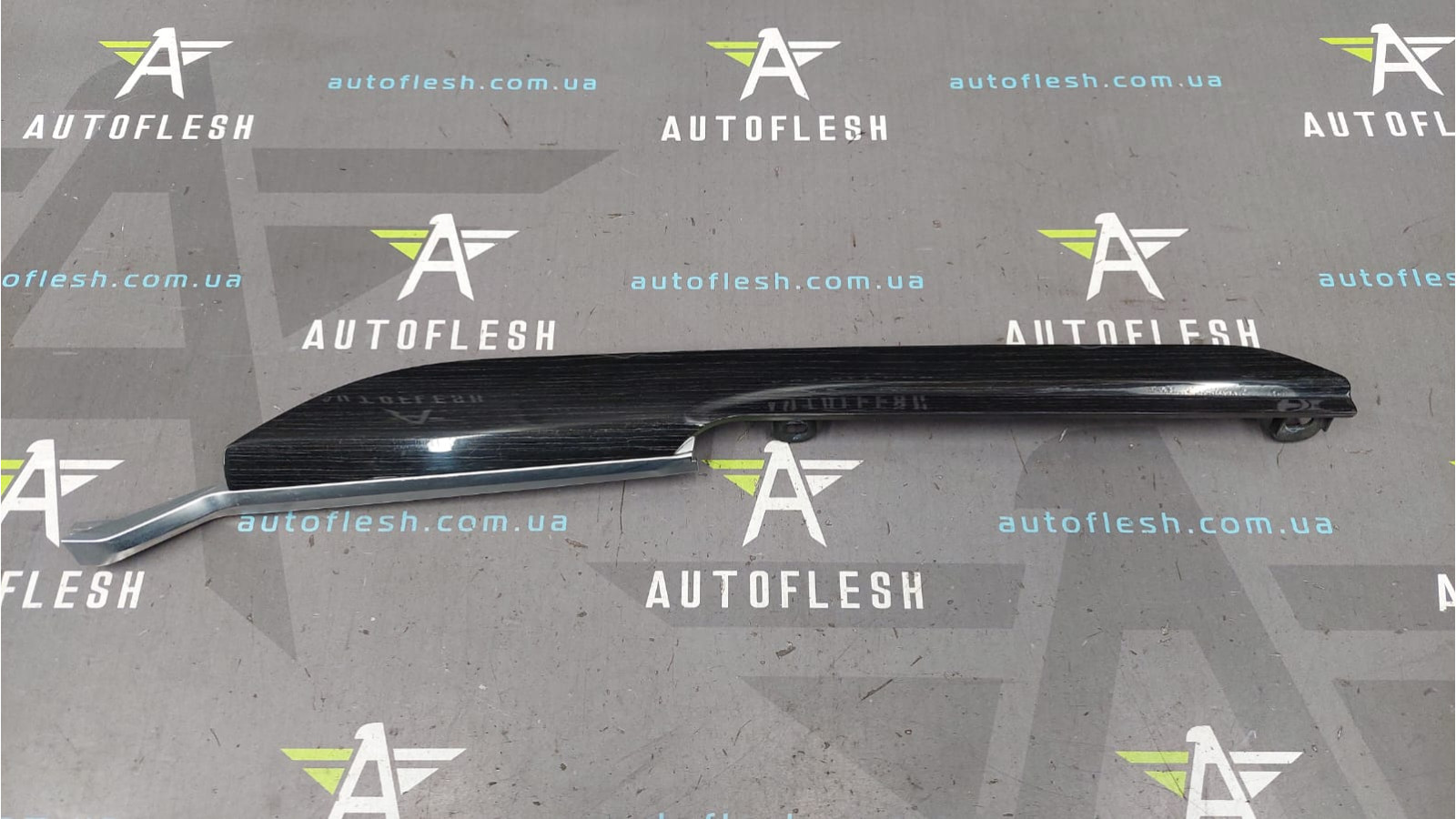 Накладка центральной консоли 51168066682, 8066682-07 BMW 7 БМВ бу